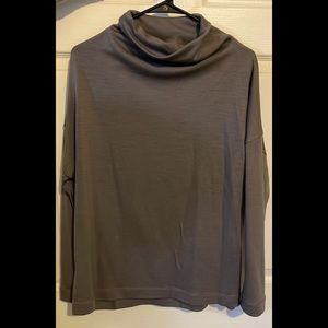 Womens LuLulemon mock neck